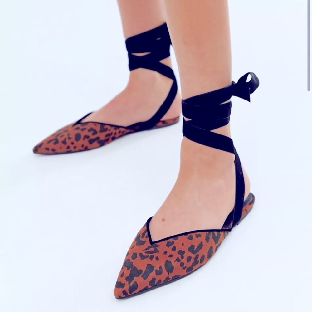 Pointed Toe Leopard Ballet Flats || Velvet Lace-up Ankle Ties || Size 8